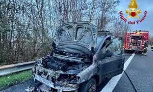 auto a fuoco superstrada