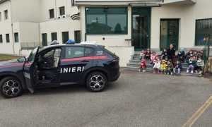 carabinieri visita scuola