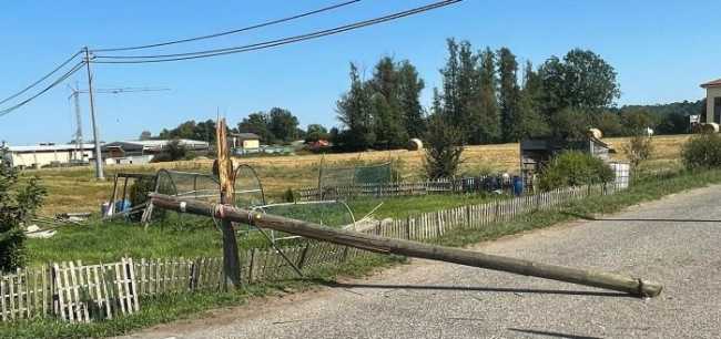 palo della luce abbattuto