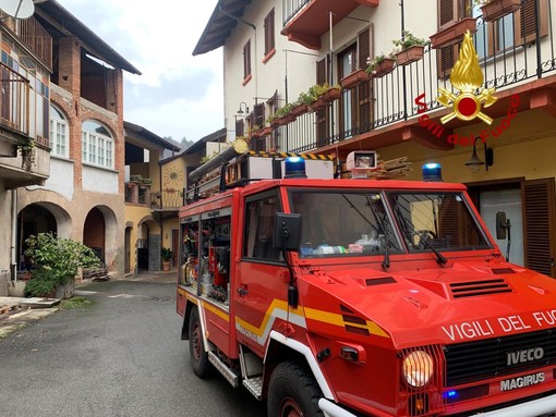 vigili del fuoco sostegno incendio canna fumaria