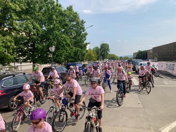 Pedalata in Rosa, in 400 per la ricerca 