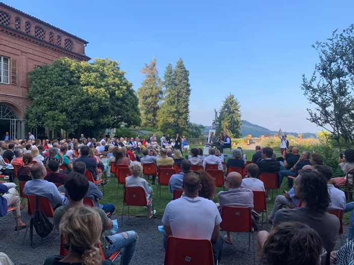 Tutto esaurito in una splendida, storica location per l’ultimo dibattito di #fuoriluogo