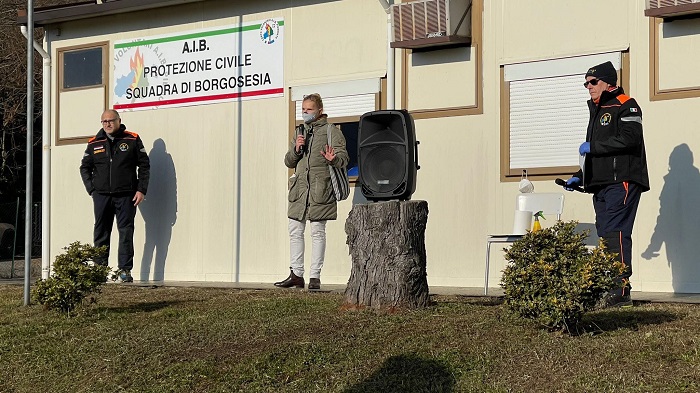 Consegna attrezzature Aib e Protezione civile Valsesia Valssesera