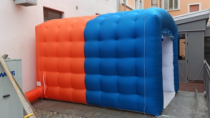 Stanza degli abbracci alla casa di riposo di Occhieppo Inferiore