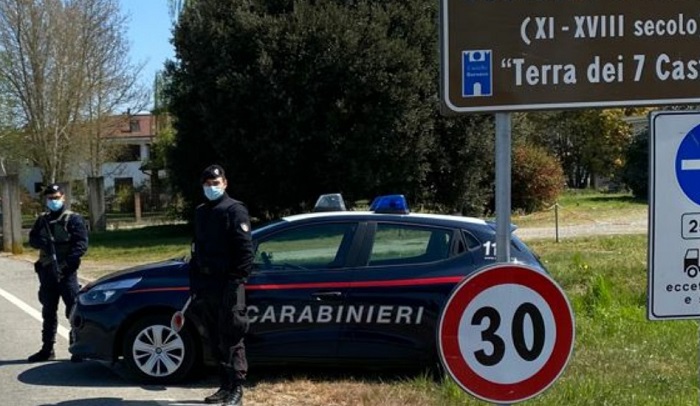 Scoppia bomba carta in un edificio di Biella