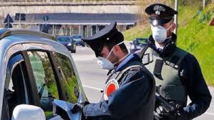 Droga nel Biellese: 33enne arrestata, la compagna denunciata