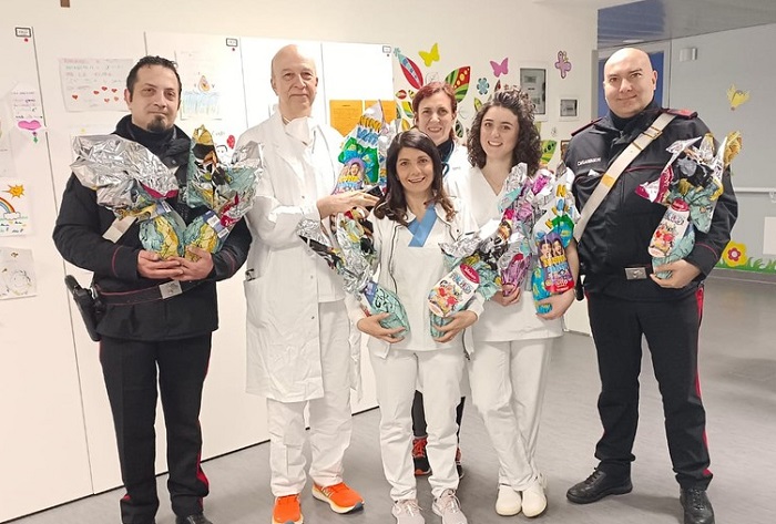 All'ospedale di Biella in regalo le uova dei carabinieri 
