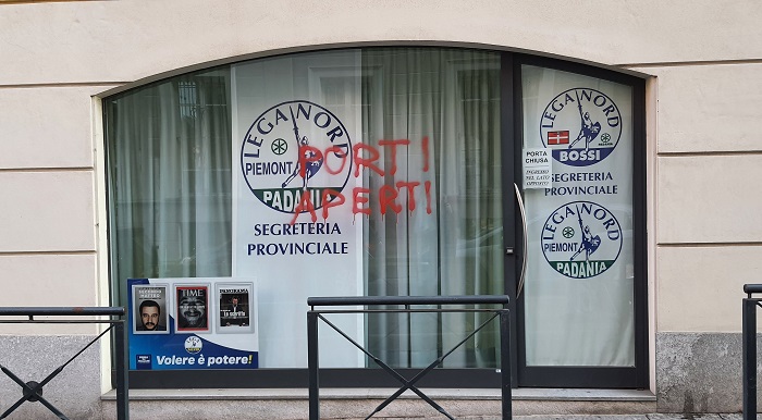 Imbrattata la sede della Lega a Biella