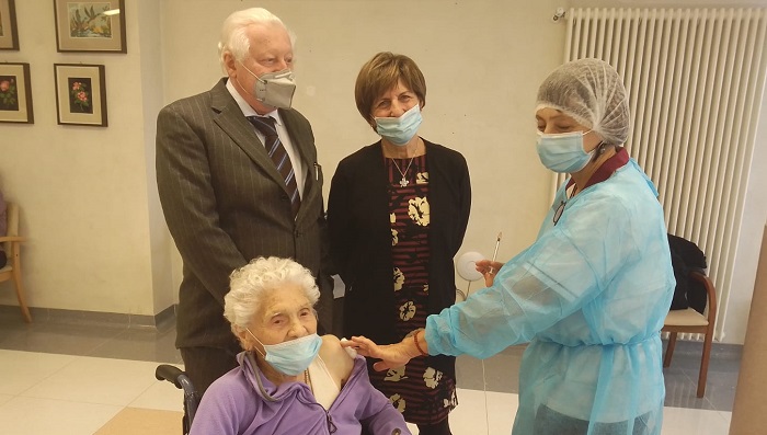 La 104enne che sconfisse il Covid ora si è vaccinata