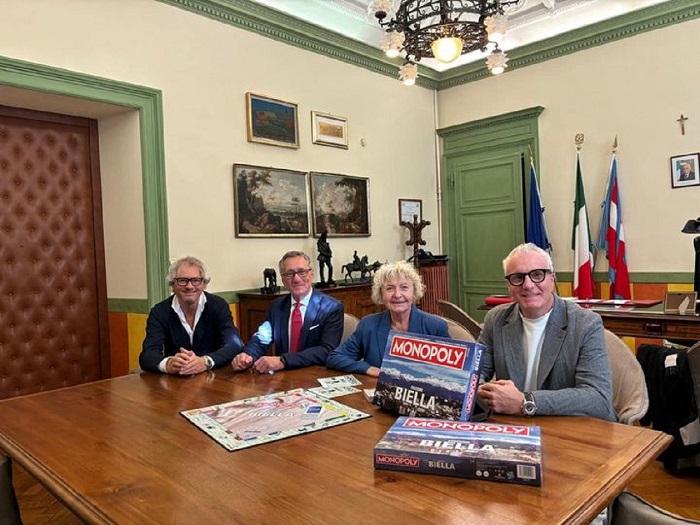Presentato Monopoly Biella al Sindaco Olivero
