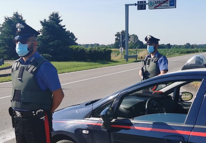Bracconiere nella notte, intervengono i carabinieri 