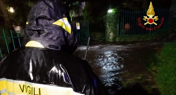 La frana abbatte una parete del santuario di Andorno