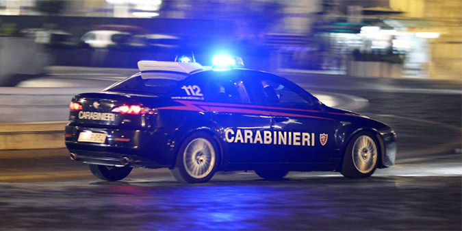 Spaccata all'autosalone, portata via Audi Rs3