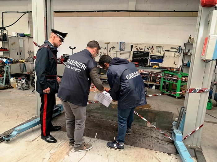 Scoperta officina meccanica abusiva a Vigliano