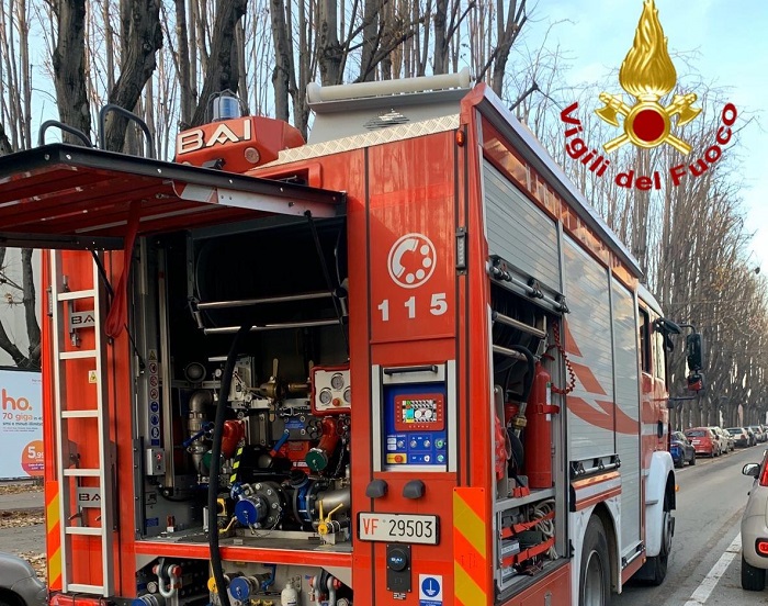 Giovane si era chiuso in casa, liberato dai vigili del fuoco