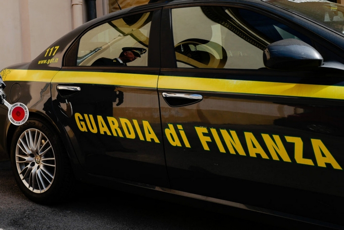Evasione fiscale da 2,3 milioni di euro 