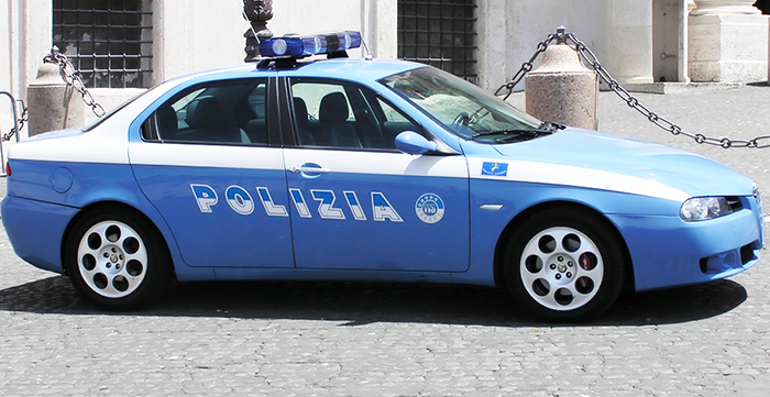 Falso agente di polizia scoperto a Biella dai veri poliziotti