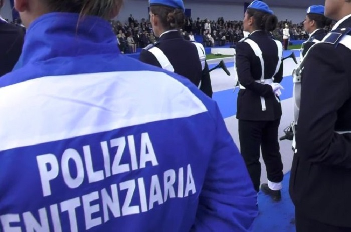 Tre agenti della polizia penitenziaria aggrediti in carcere a Biella