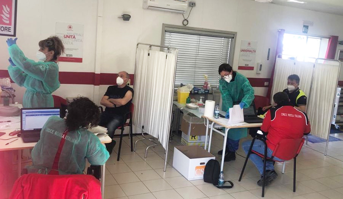 Sono 18.770, tra cui 11.840 ultraottantenni, le persone che hanno ricevuto oggi il vaccino contro il Covid